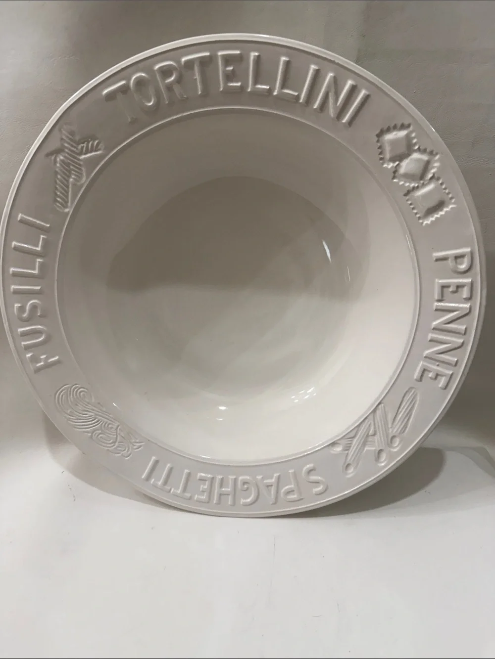 Sur La Table Italy White Pasta Serving Bowl 14 In X 3 3/4 Spaghetti Tortellini